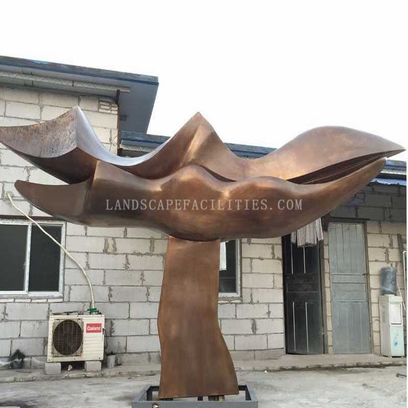 What is the position of landscape sculptures in public art?(pic1)